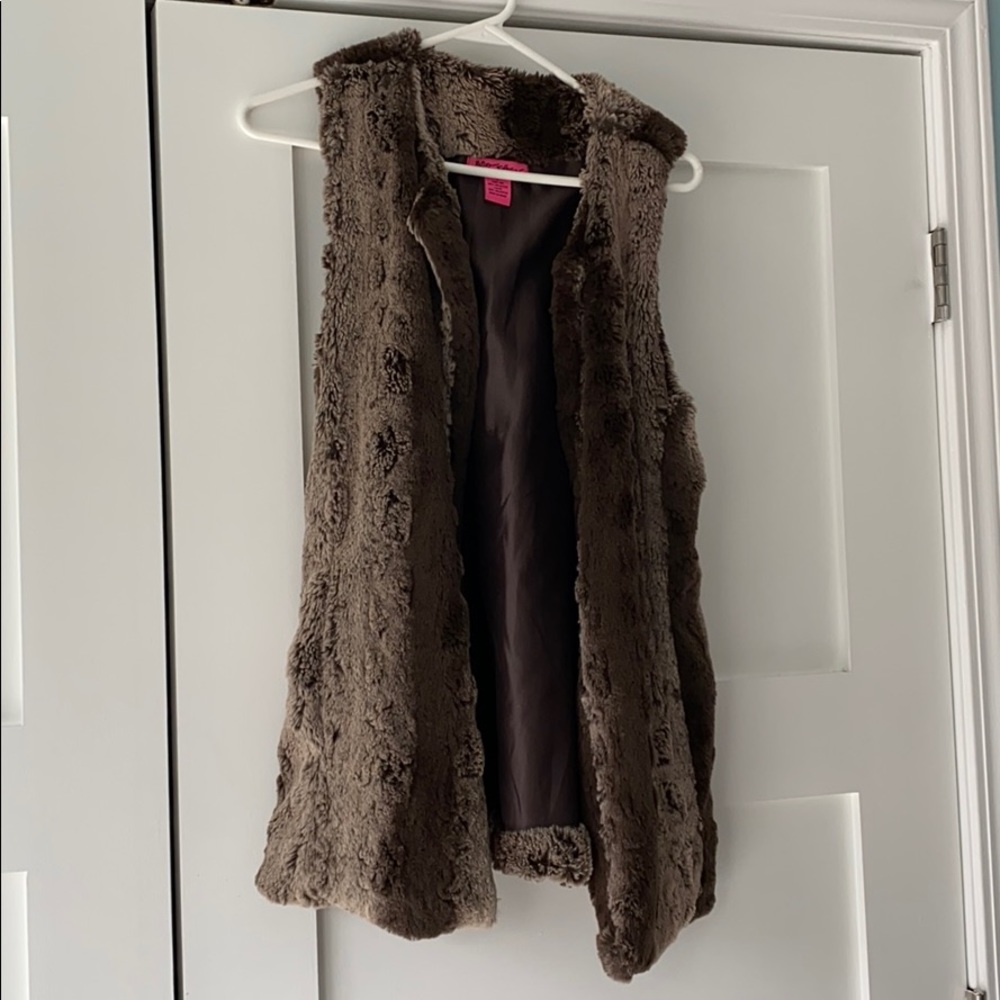 Fur vest